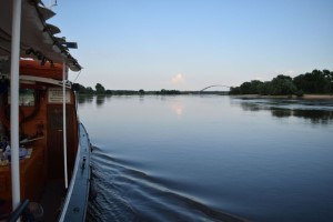 MS Hecht auf der Elbe